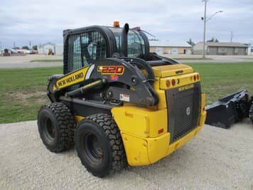 Main image New Holland L220